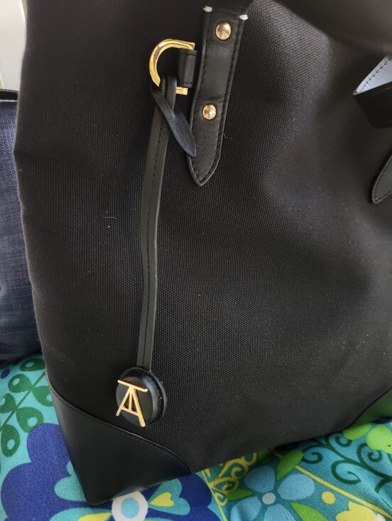 T. ANTHONY Accessories - ⚜️$300. T. ANTHONY Black Tote W/ Handles & Crossbody Strap BOX & BAG. NEW IN BOX